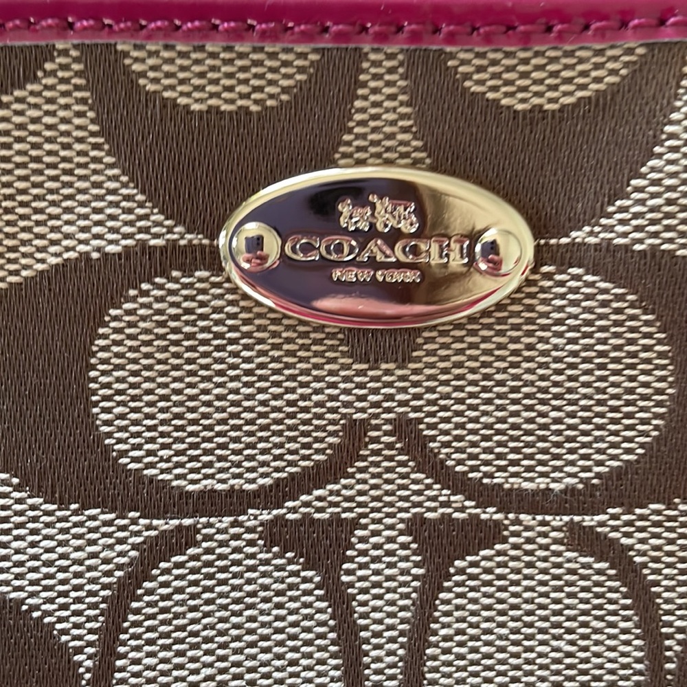 Coach Wristlet - Picture 8 of 8